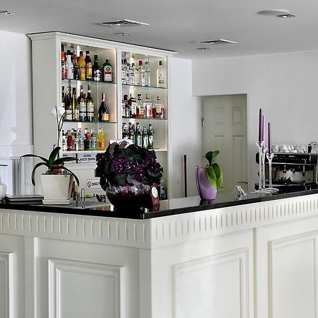 Wodnik Bed & Breakfast Krosno Ngoại thất bức ảnh